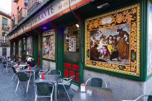 Taberna madrileña típica